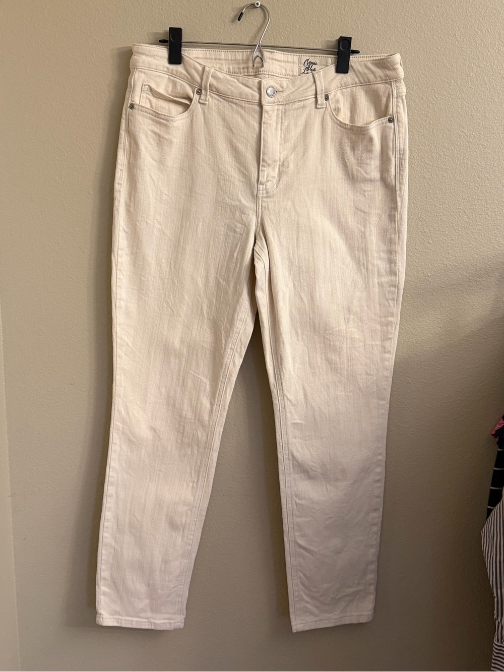 Women's Straight-Leg Jeans in Cream